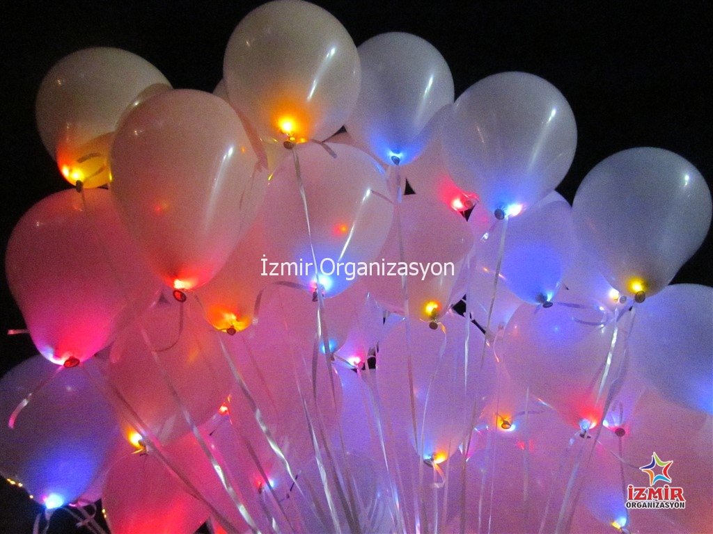 izmir led ışıklı uçan balon